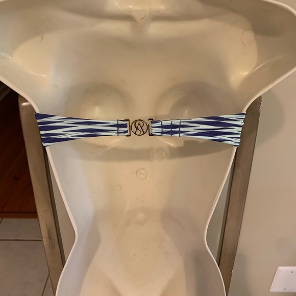 Victoria Secret strapless bikini top Size Small - Picture 4 of 5